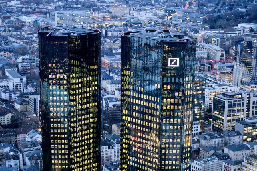 Deutsche Bank continues to be profitable in Q2 but issues an economic alert